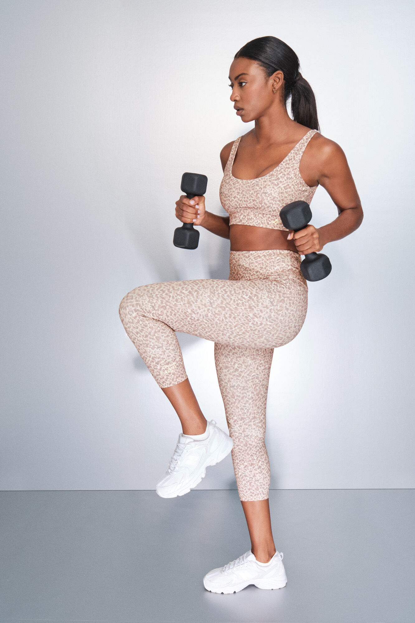 Dash and Stars White 4D STRETCH animal print leggings