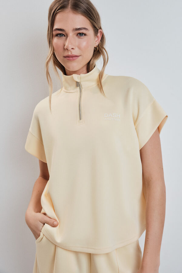 Dash and Stars Sweat-shirt manches courtes en viscose douce jaune imprim&eacute;