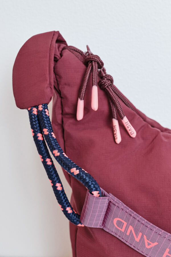 Dash and Stars Nylon quilted crossbody bag red