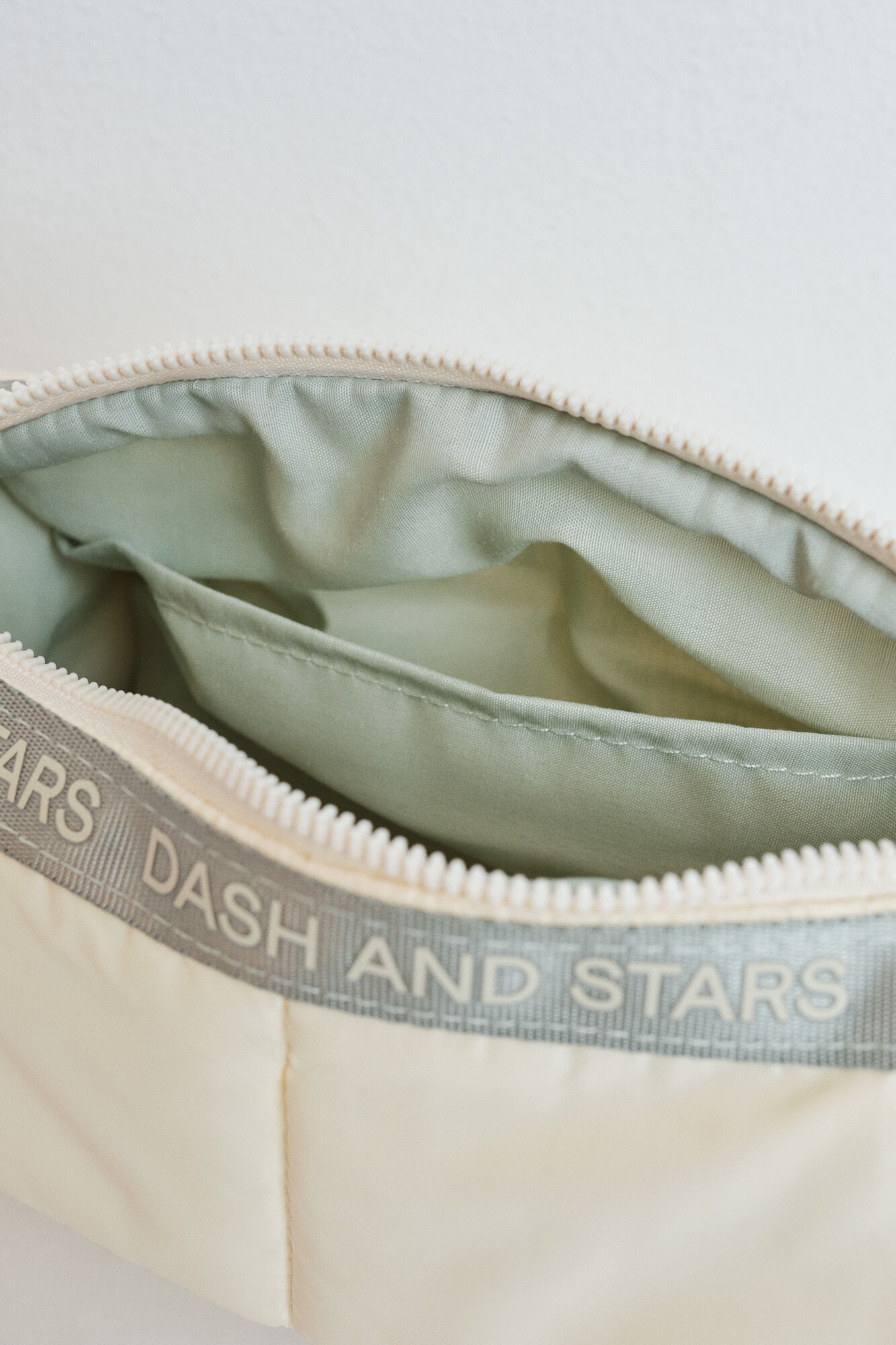 Dash and Stars Trousse de toilette type bowling moyenne jaune