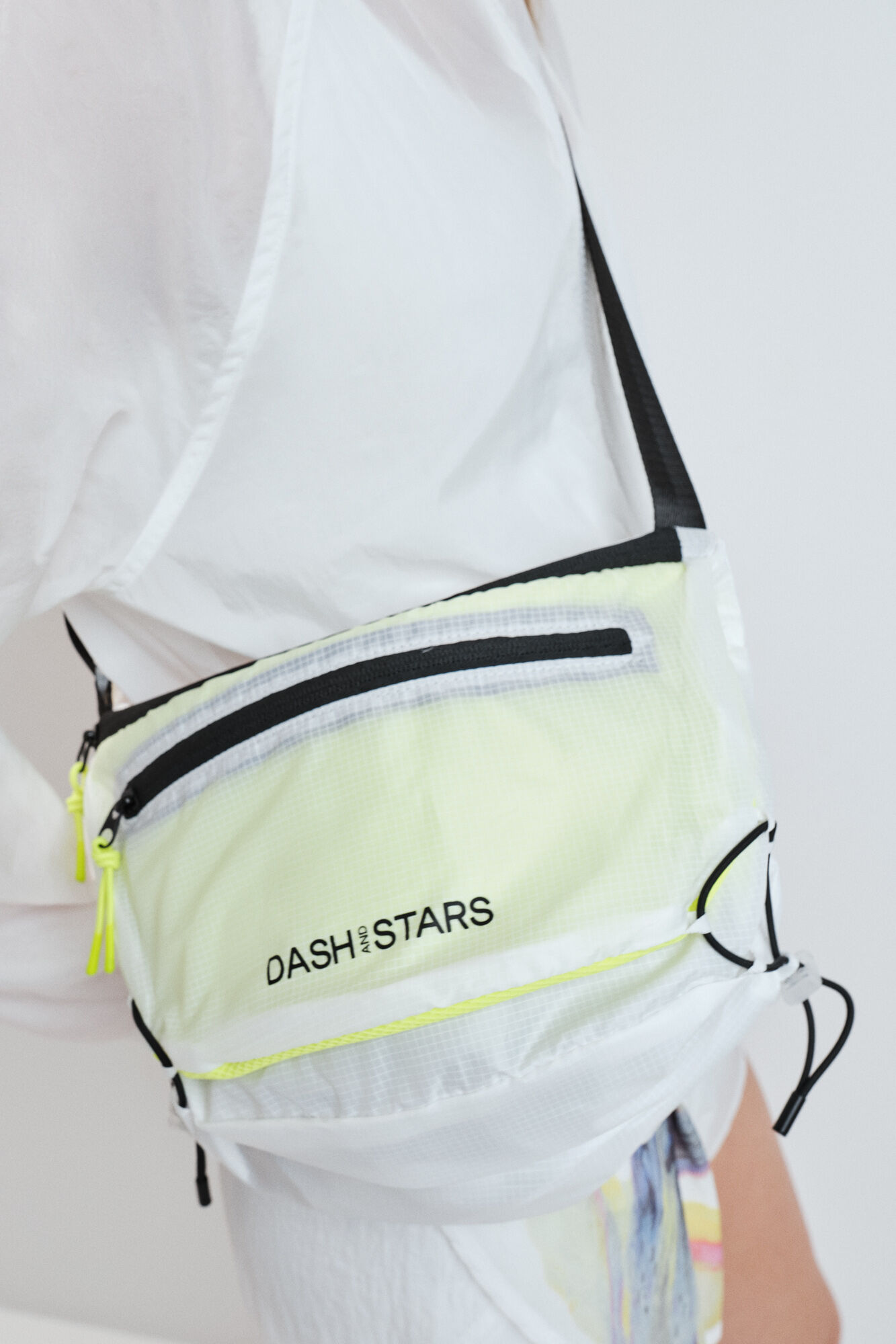Dash and Stars Sac bandouli&egrave;re crois&eacute; technique blanc