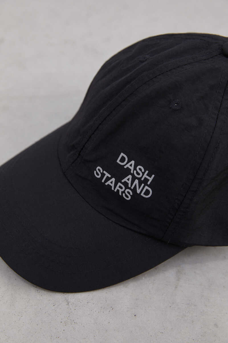 Dash and Stars Black technical reflective logo cap black