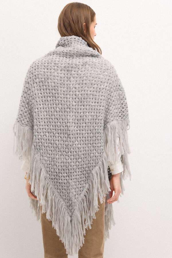 Hoss Intropia Nieves. Chal calado de flecos Gris