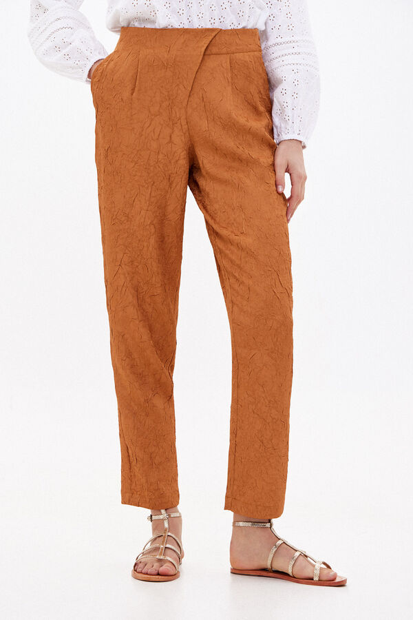 Hoss Intropia Paula. Textured crossover trousers Gold