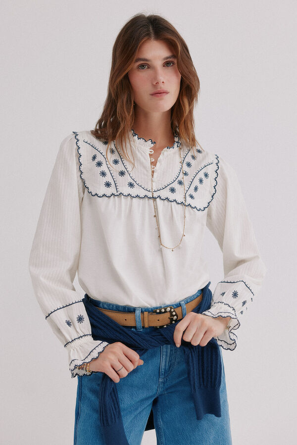 Hoss Intropia Melisa. Camiseta bordada Marfil