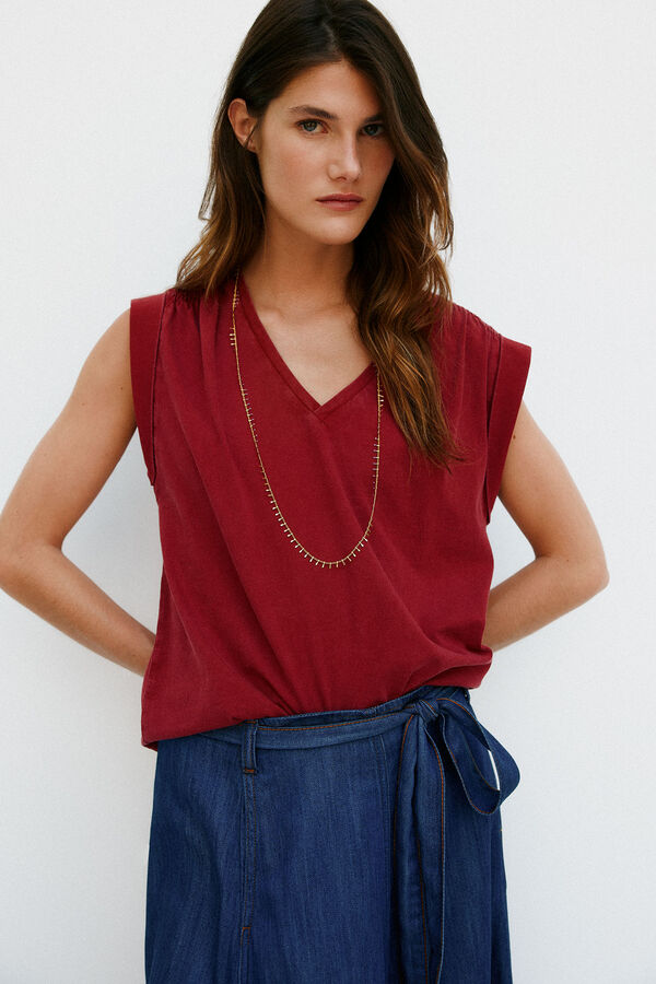 Hoss Intropia M&oacute;nica. Camiseta con pliegues Burgundy