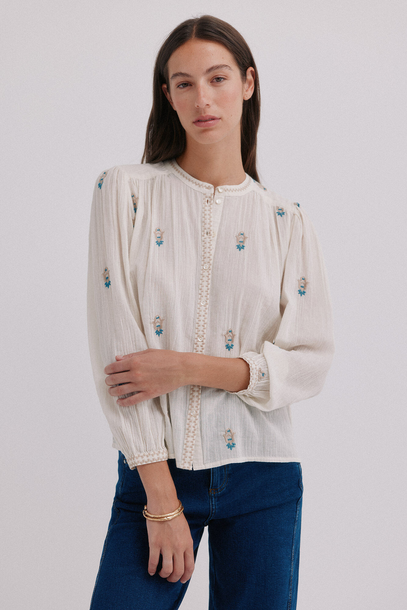 Hoss Intropia Carine. Blusa bordada