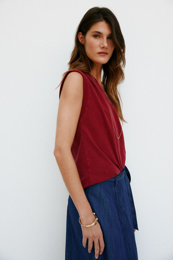 Hoss Intropia M&oacute;nica. Camiseta con pliegues Burgundy