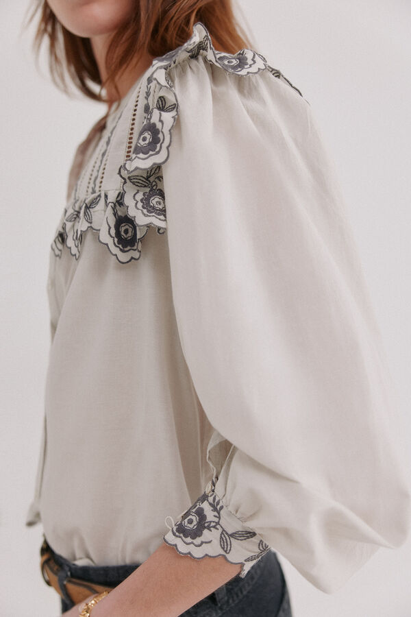 Hoss Intropia Carolina. Blusa bordada Gris