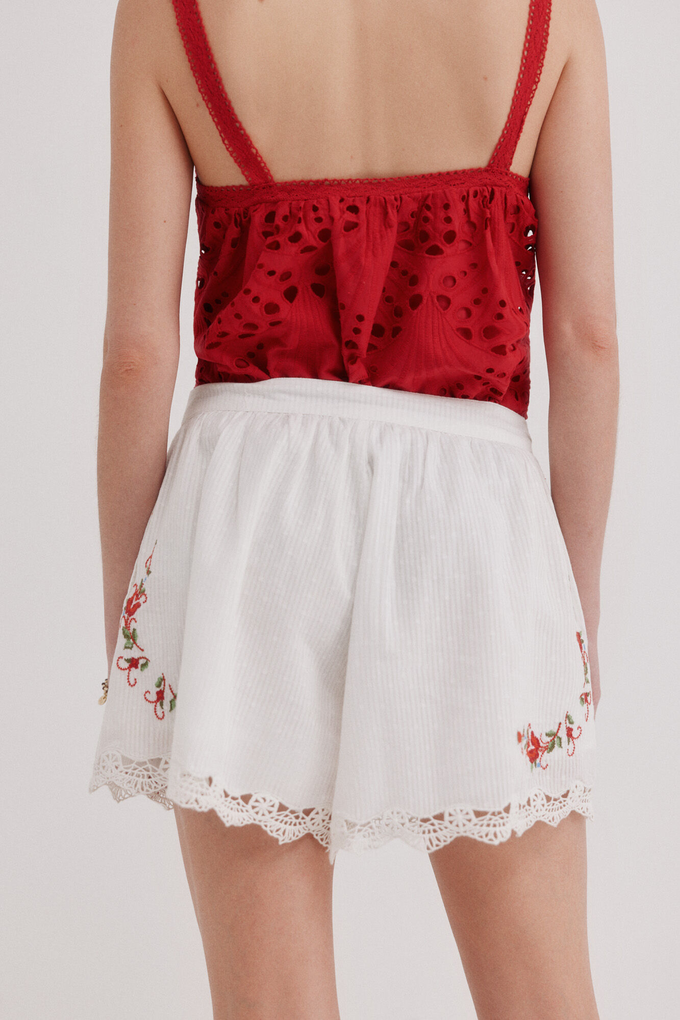 Phila. embroidered short trousers