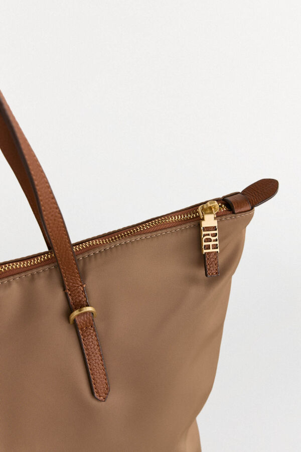 Pedro del Hierro Bolso shopper nylon con cremallera Beige