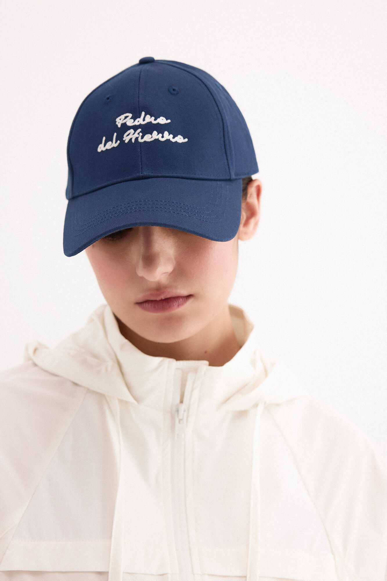 Pedro del Hierro Gorra logo bordado