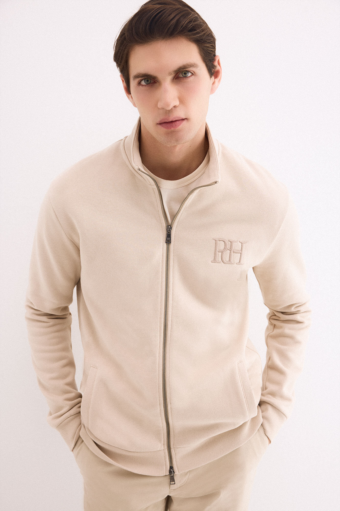 Pedro del Hierro C&aacute;rdigan logo