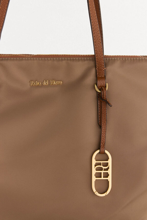 Pedro del Hierro Bolso shopper nylon con cremallera Beige