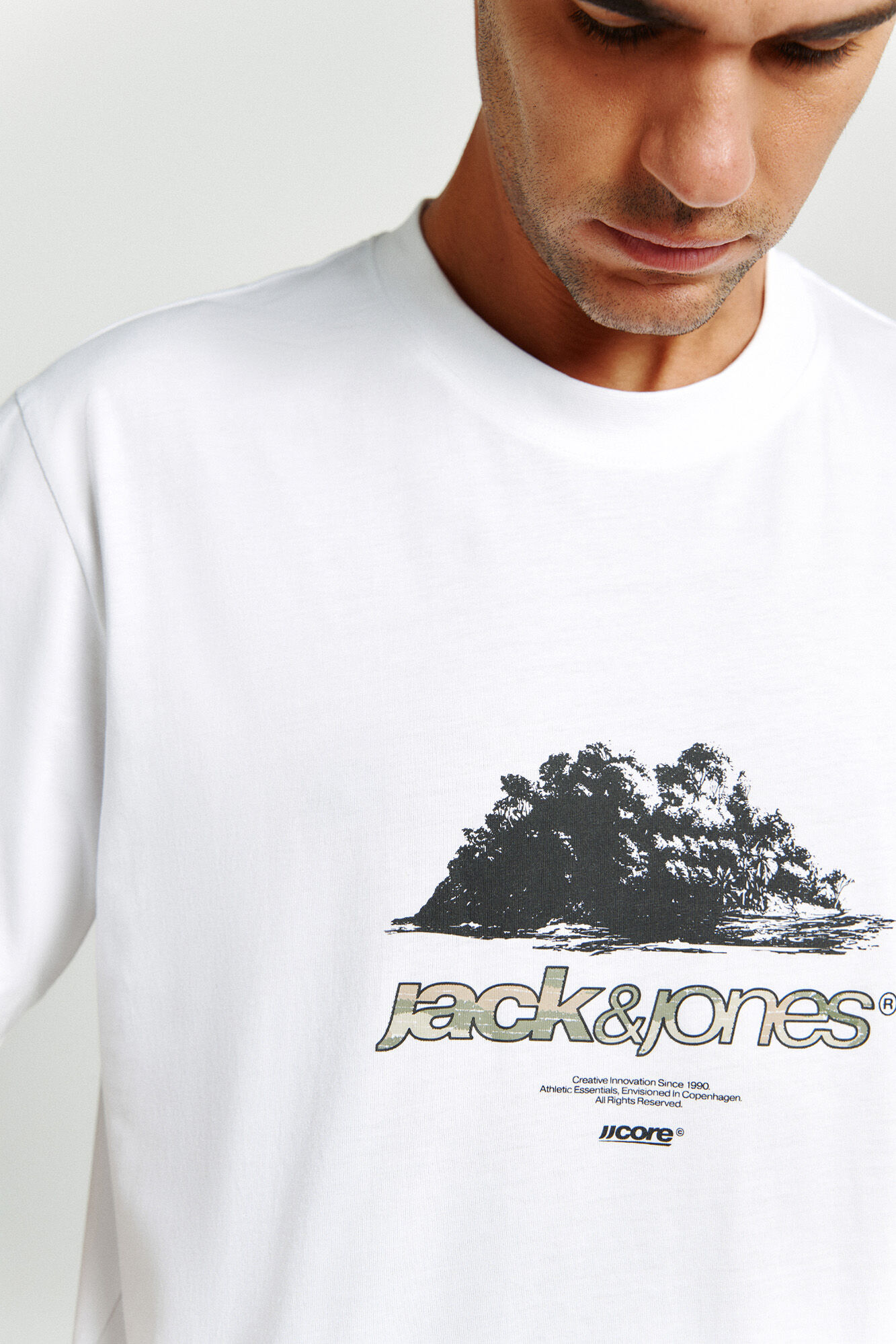 Jack & Jones T-shirt regular fit em algod&atilde;o