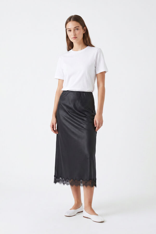 Pieces Falda midi satinada encaje negro