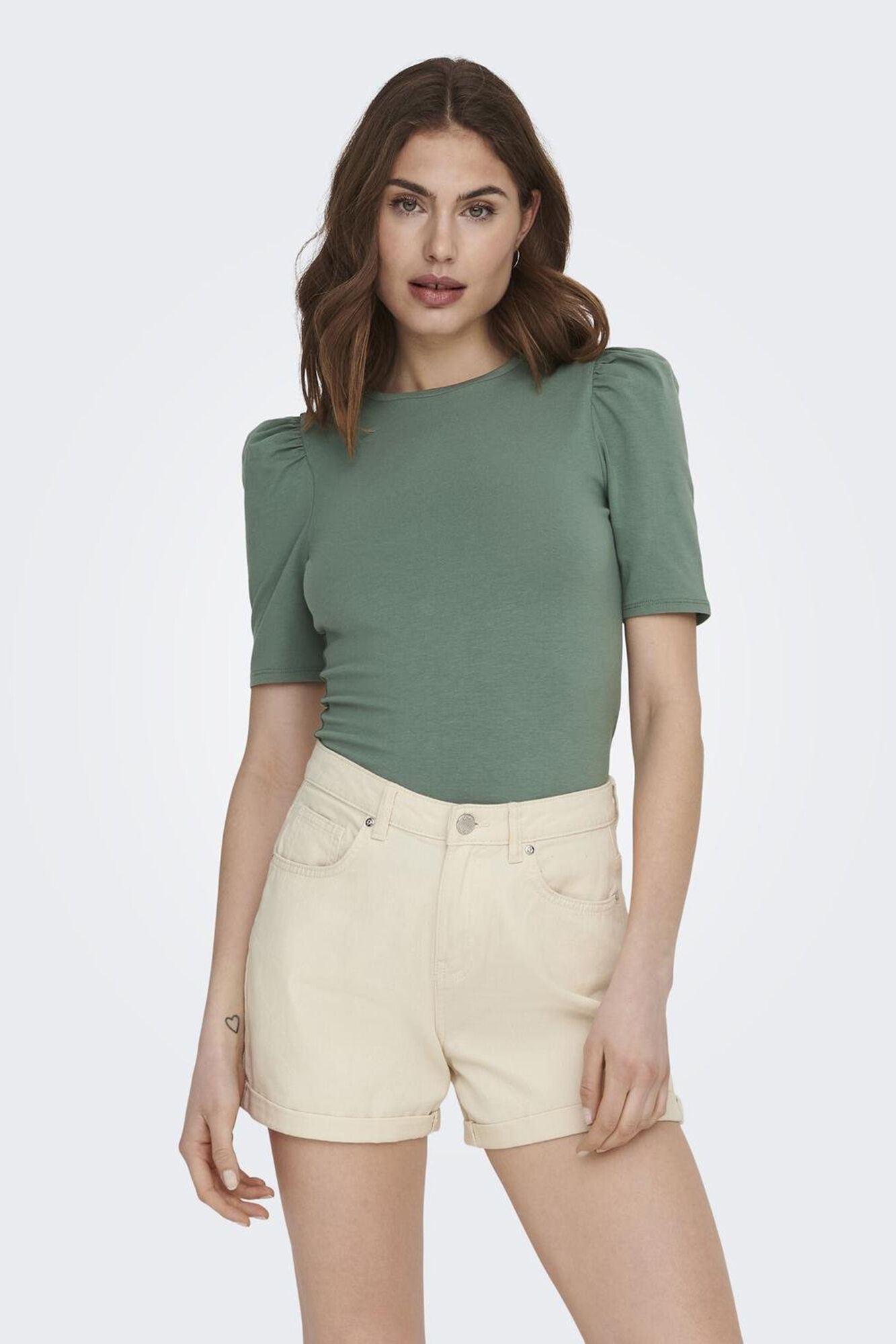 Only Top de cuello redondo y manga 2/4 abullonada