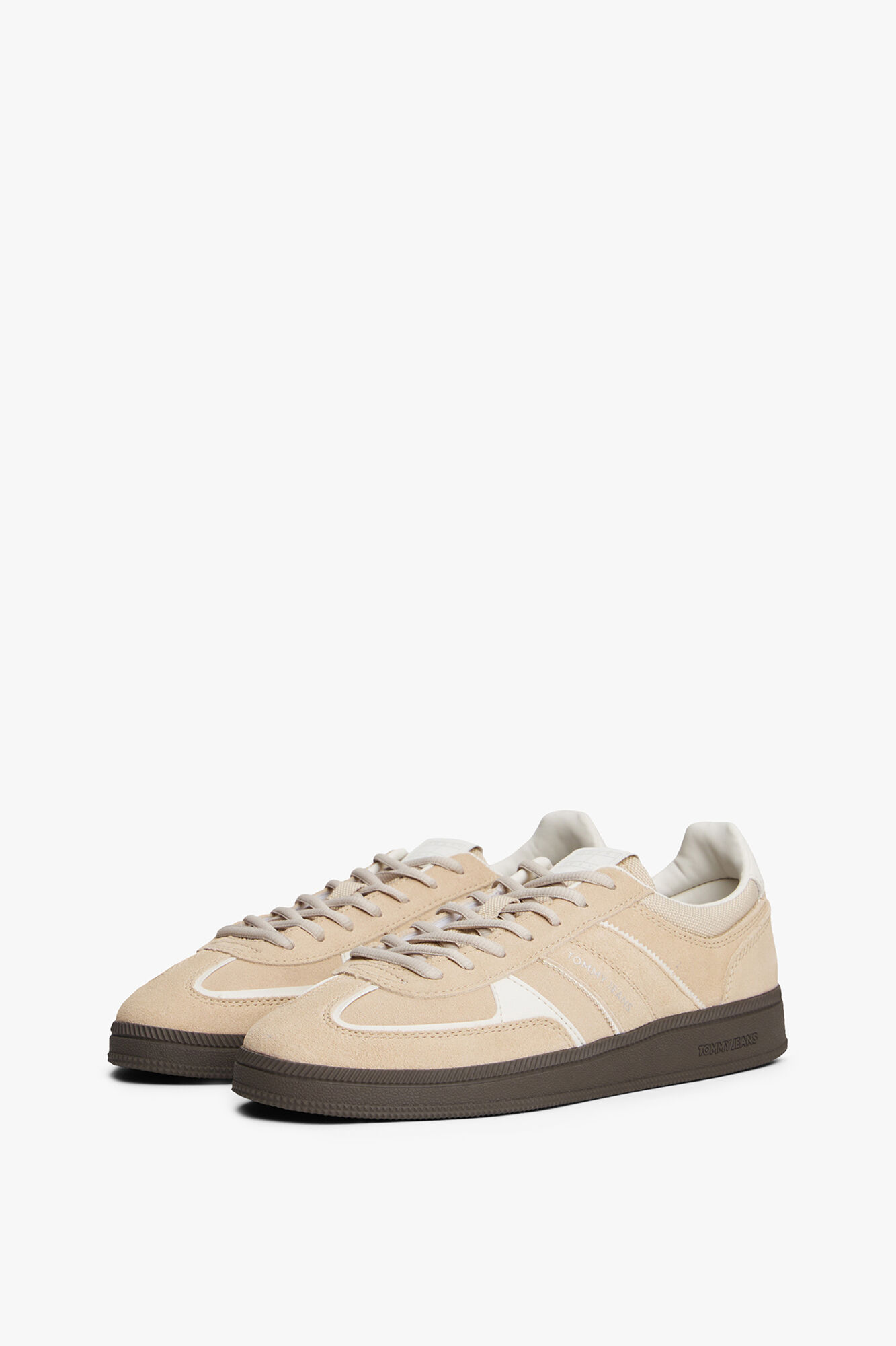 Tommy Jeans Zapatilla Tommy Jeans beige con suela marr&oacute;n