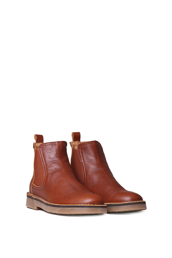 Toni Pons Bot&iacute;n de piel tostado