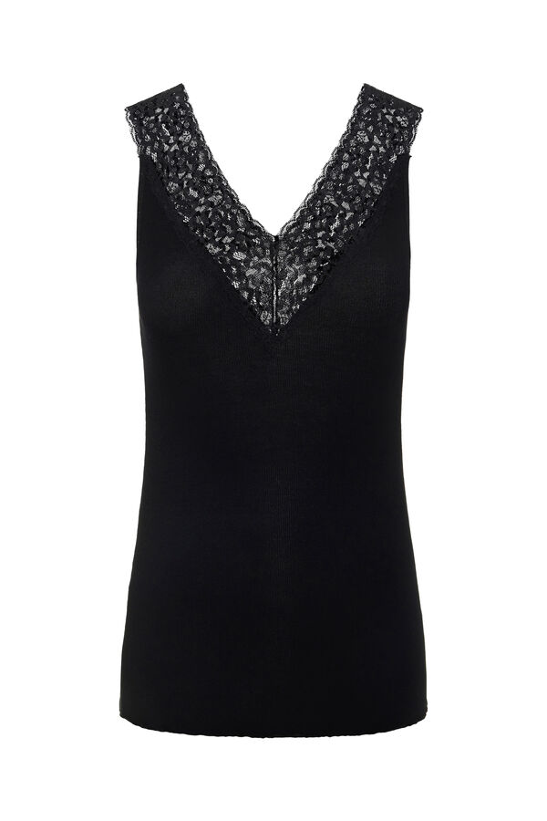 Pieces Camiseta b&aacute;sica .Detalle lencero en el escote y tirantes. negro