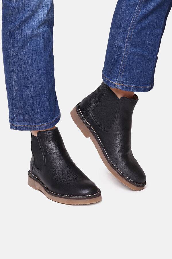 Toni Pons Bot&iacute;n de piel negro