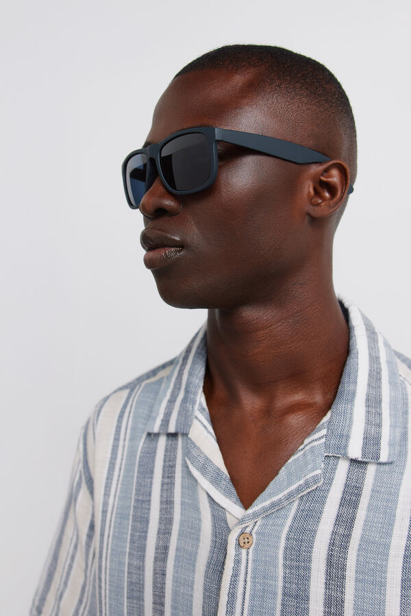 Springfield T&eacute;glalap alak&uacute; napszem&uuml;veg k&eacute;k