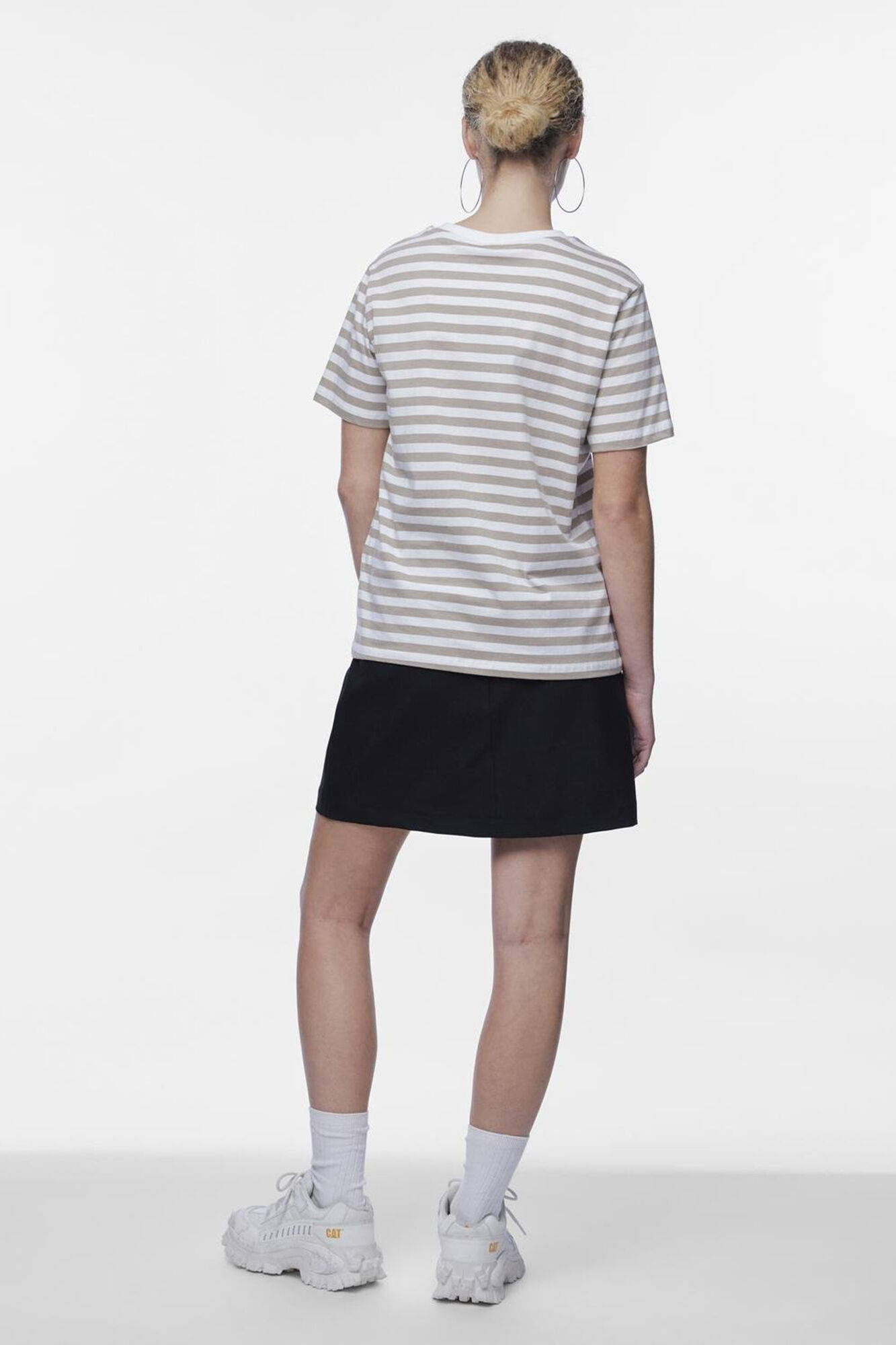 Pieces Camiseta b&aacute;sica