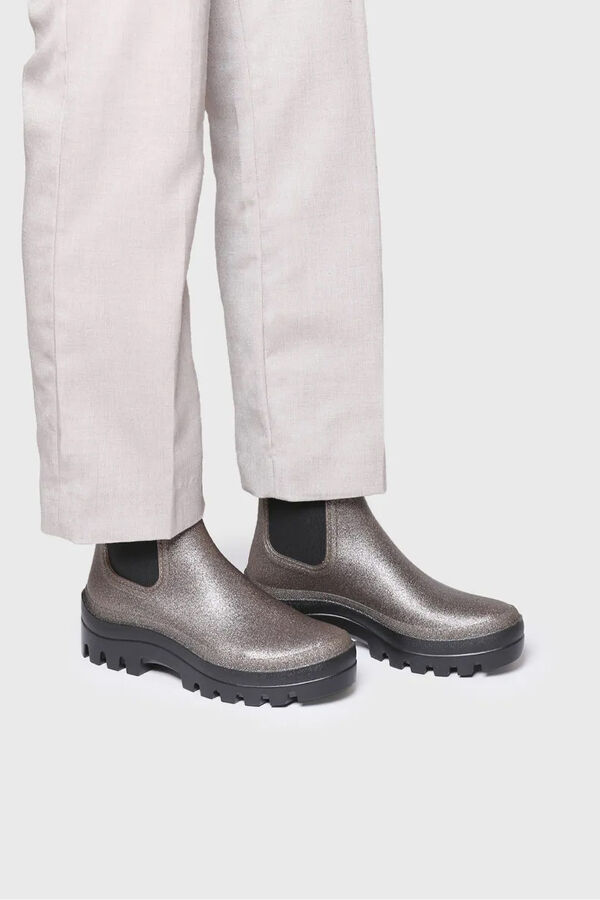 Toni Pons Bot&iacute;n de agua amarillo