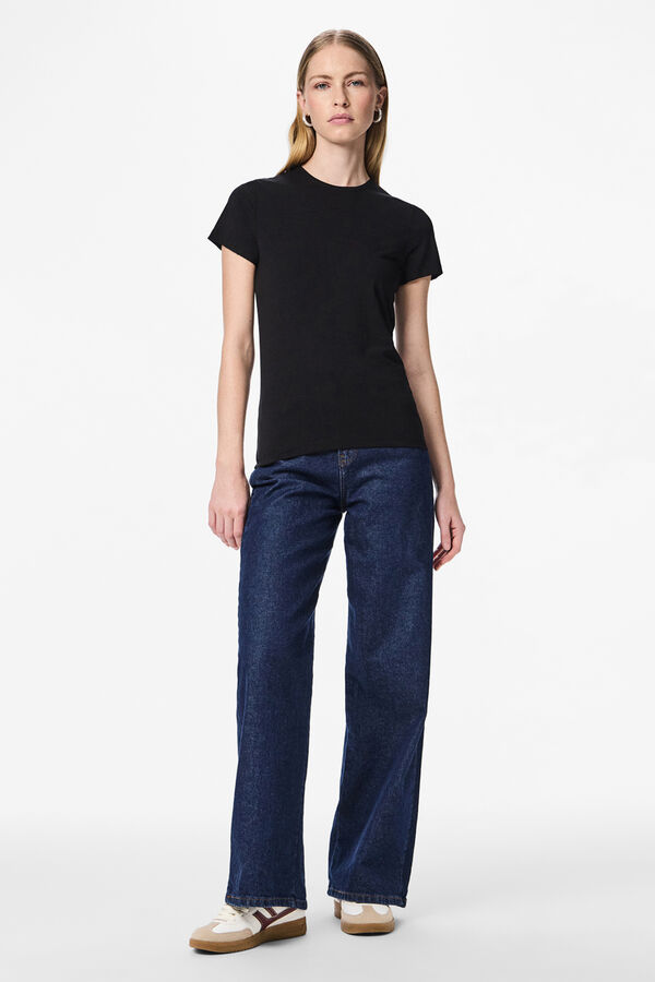 Pieces T-shirt b&aacute;sica preto