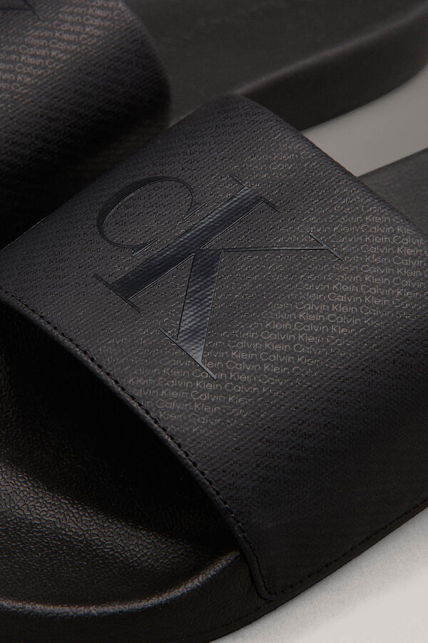 Calvin Klein Sandalias slides con logo negro