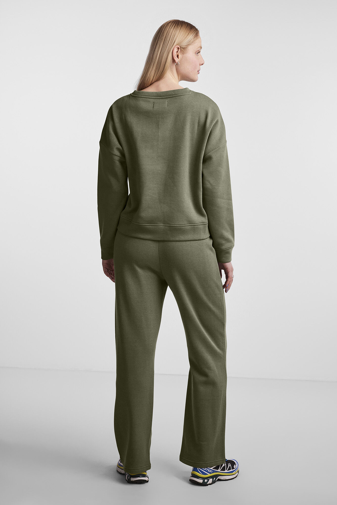 Pieces Sudadera b&aacute;sica