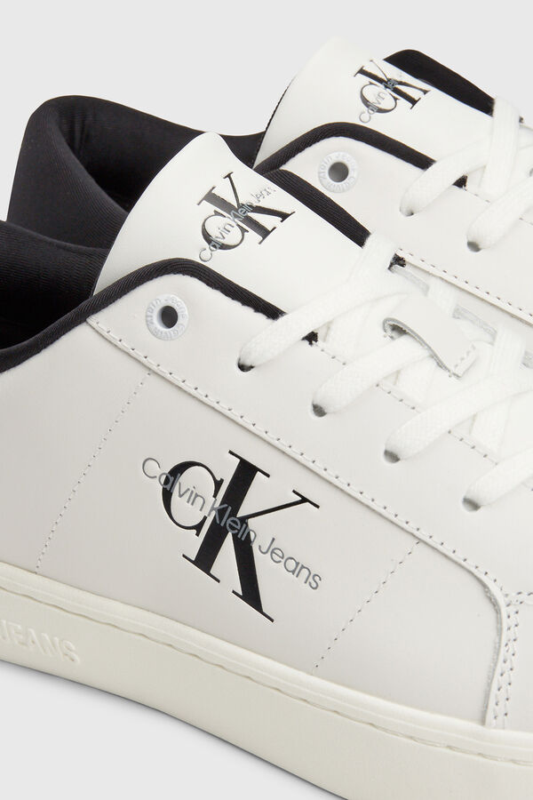 CK Jeans T-Shirt. Wei&szlig;