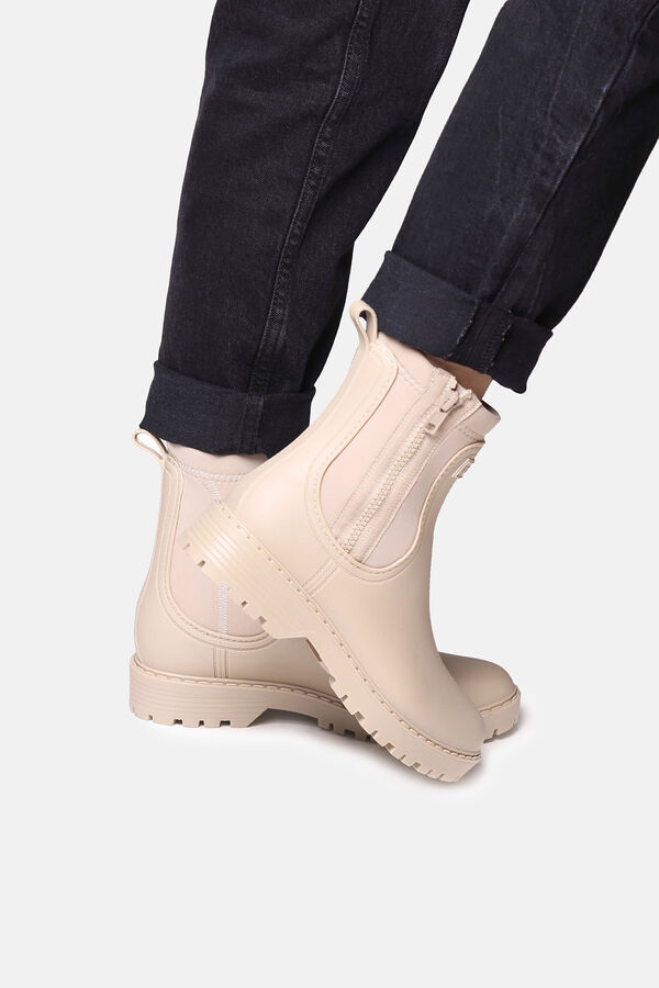 Toni Pons Bot&iacute;n de agua beige