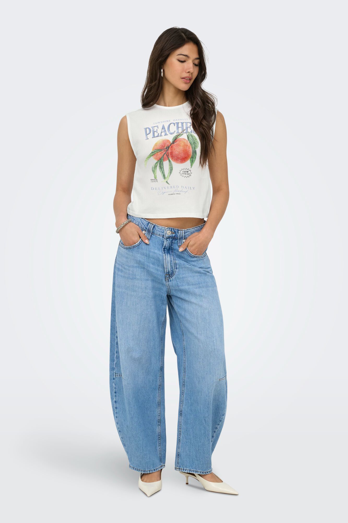Only T-shirt comprida gola redonda