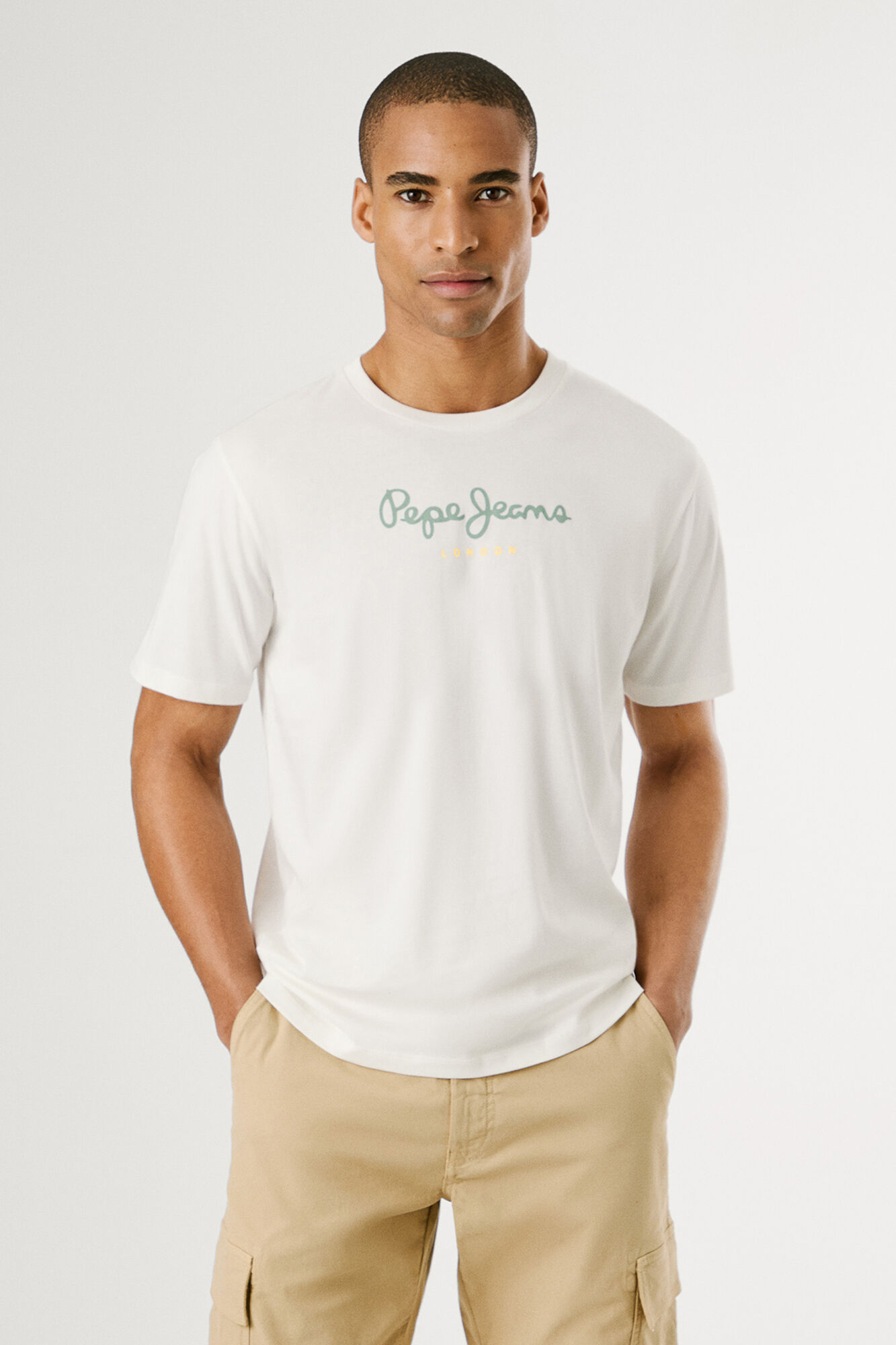 Pepe Jeans Camiseta de manga corta con logo frontal.