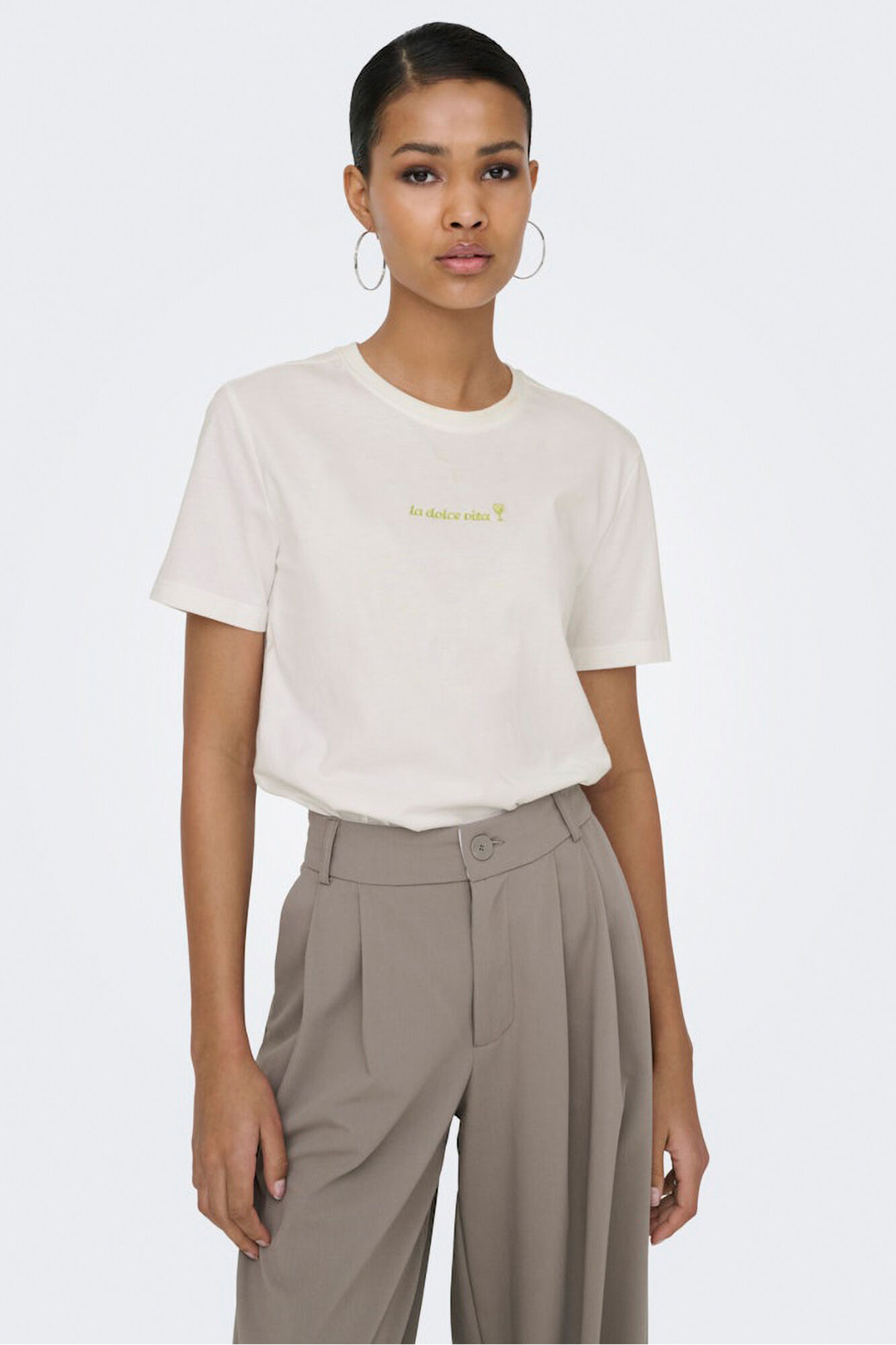 Only T-shirt texto na frente