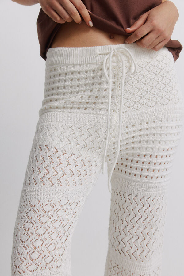 Springfield Duge pantalone sa rupičastim dezenom Bež