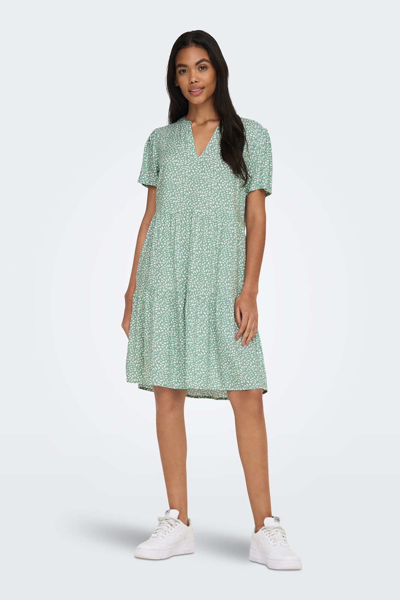 Only Vestido corto manga corta