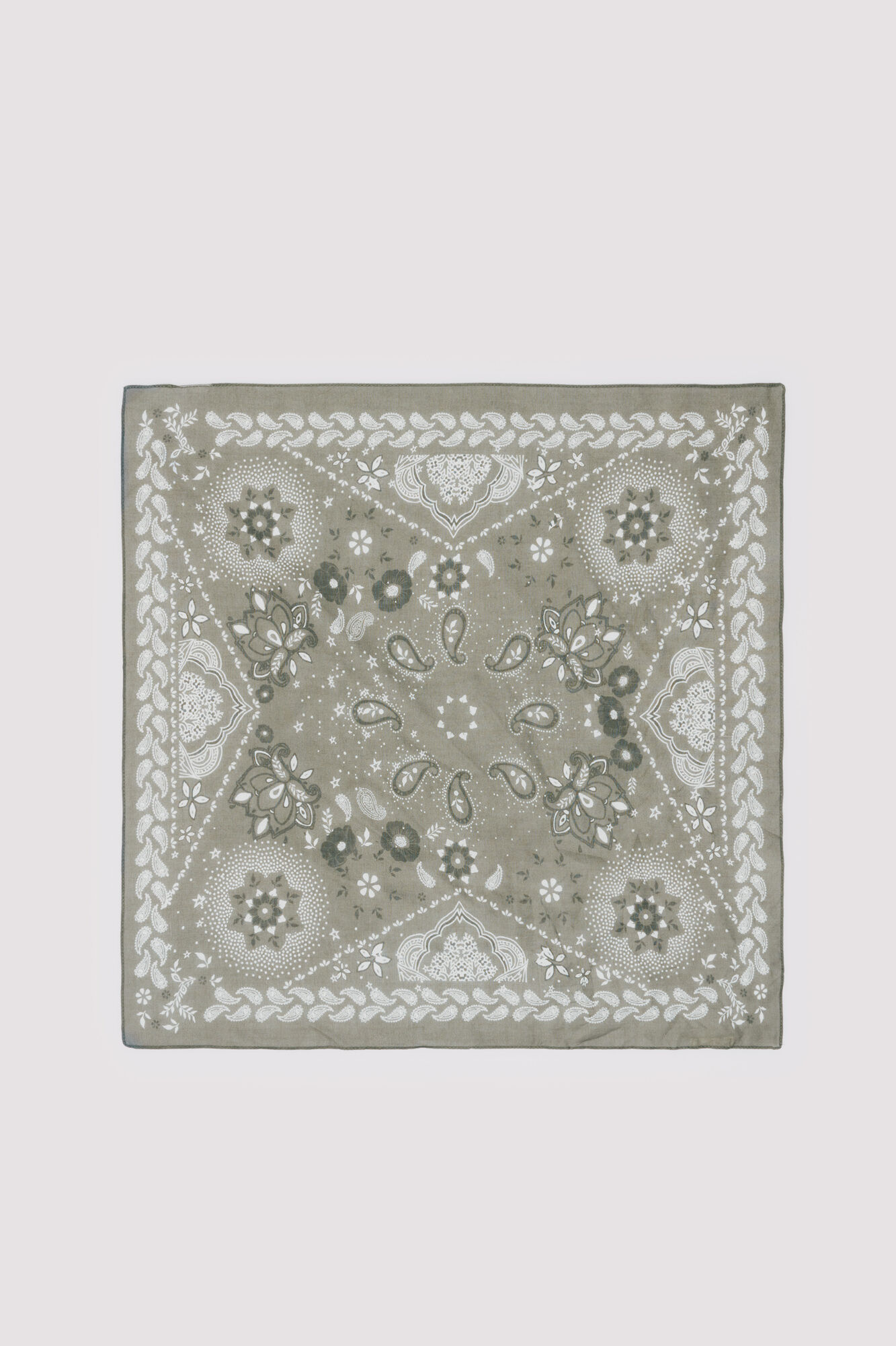 Springfield &Scaron;al bandana s paisley marama