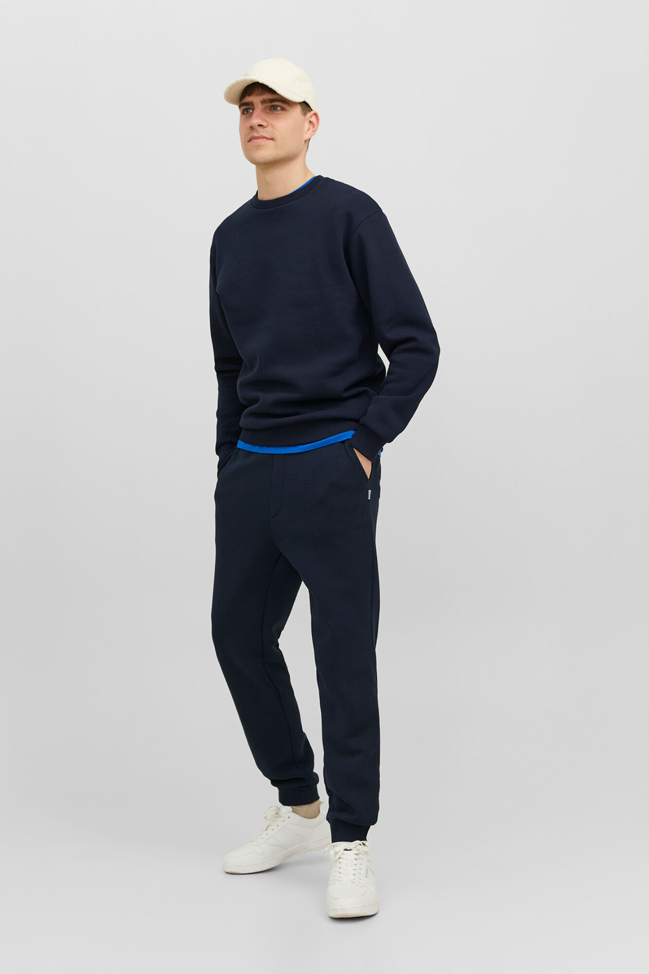 Jack & Jones Sweatshirt b&aacute;sico com gola redonda