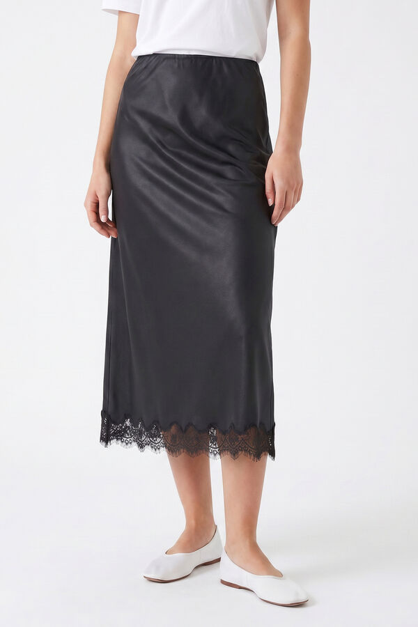 Pieces Falda midi satinada encaje negro