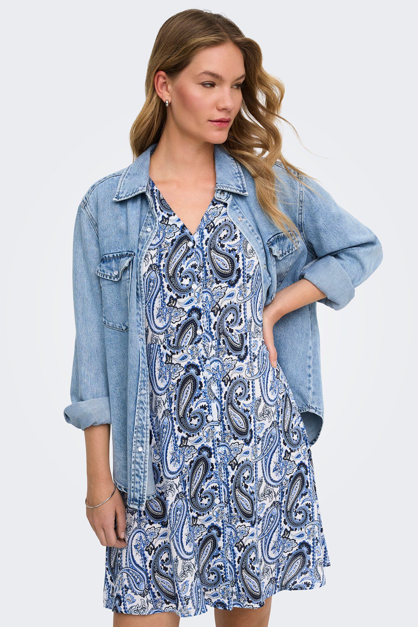 Only Vestido corto manga corta