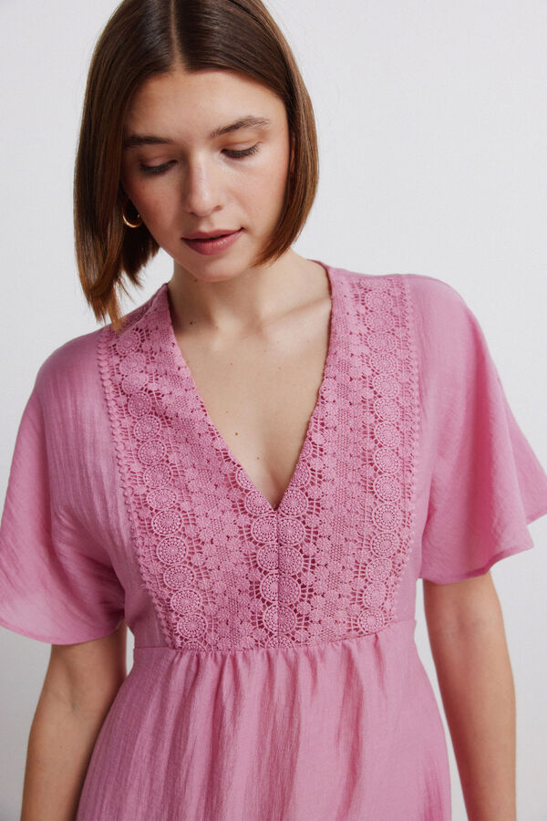 Springfield Vestido midi caft&aacute;n bordado fucsia