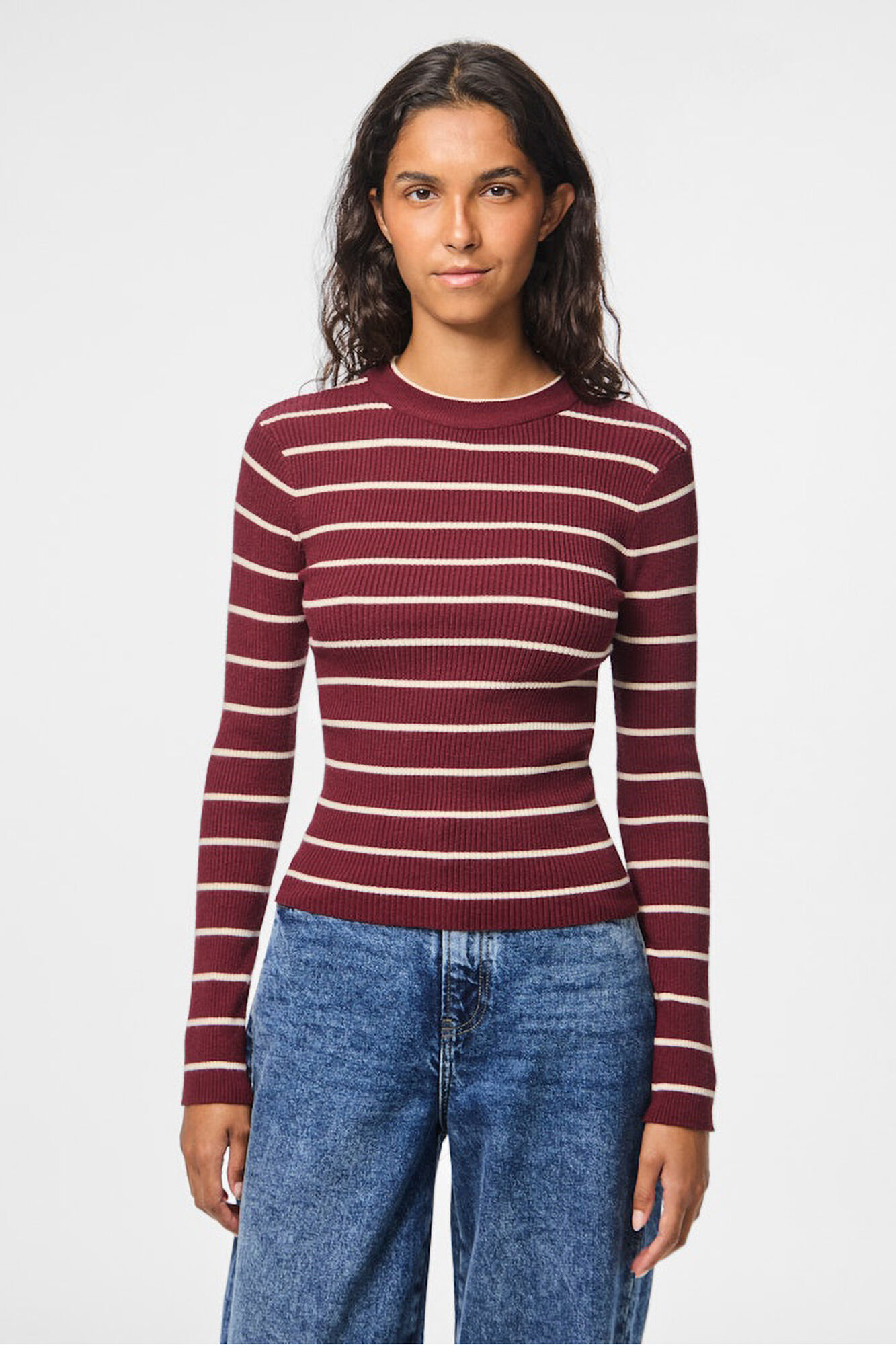 Pieces Jersey fino de corte justo