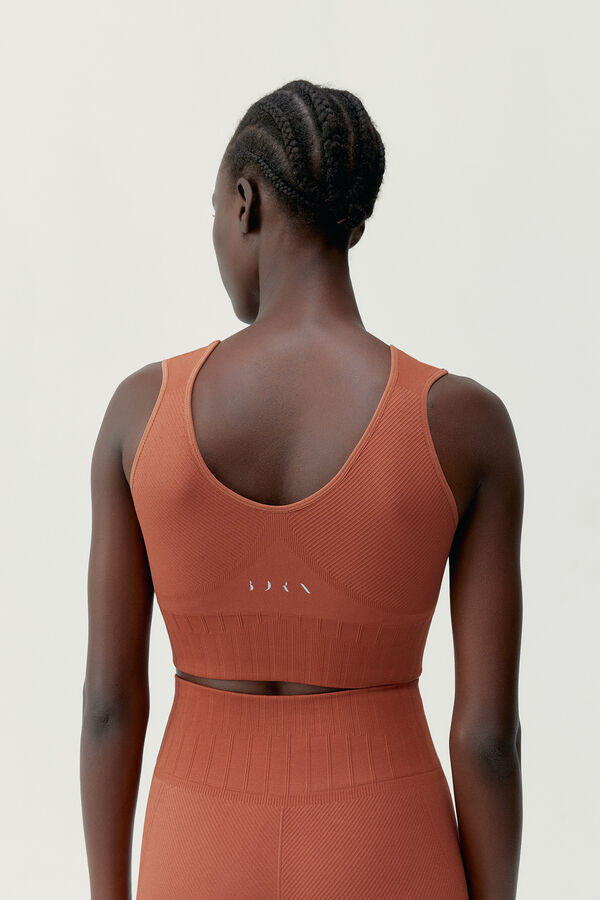 Born Living Yoga Annapurna sports top red