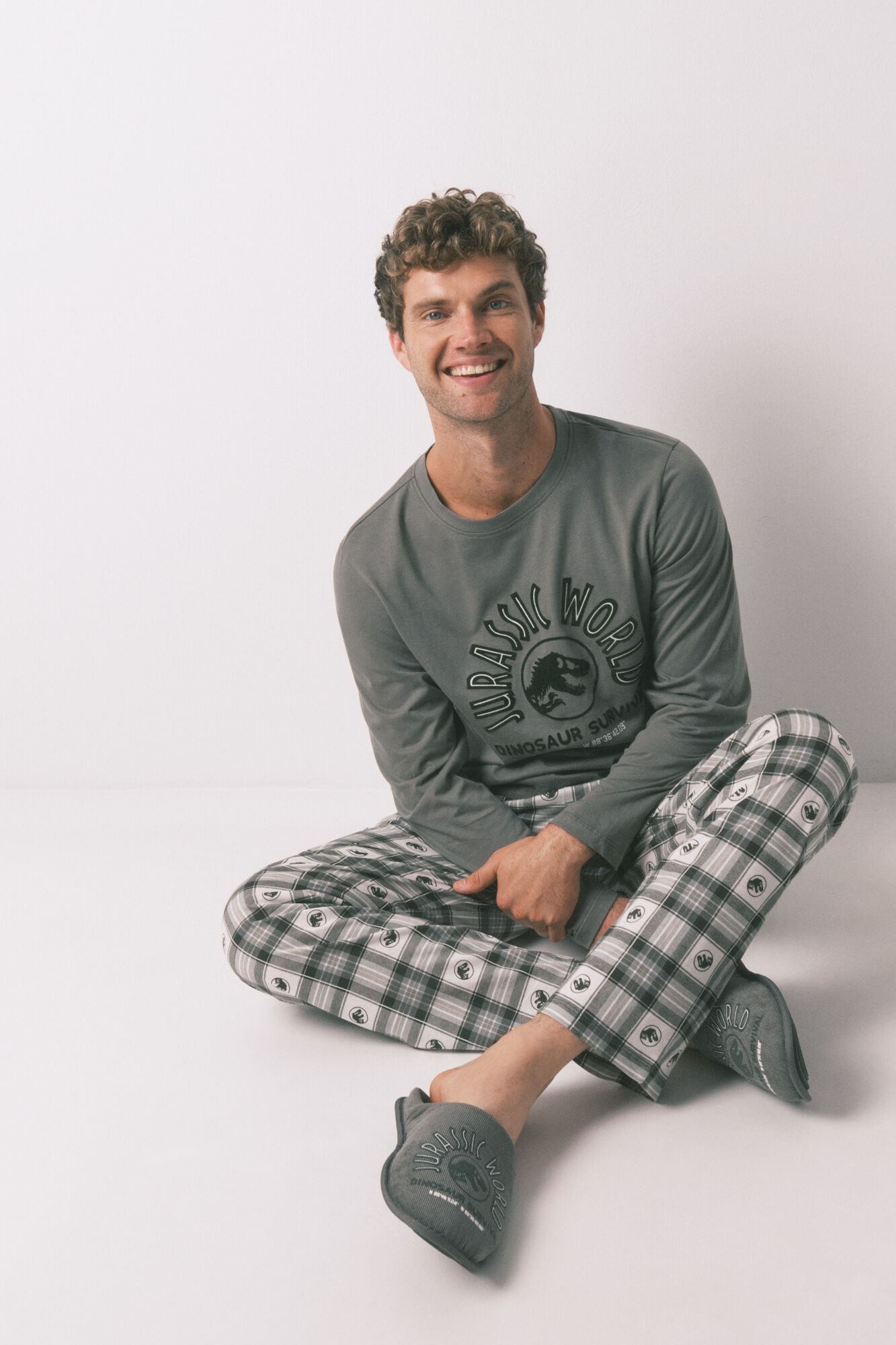 Women'secret Men's "Jurassic World" slippers