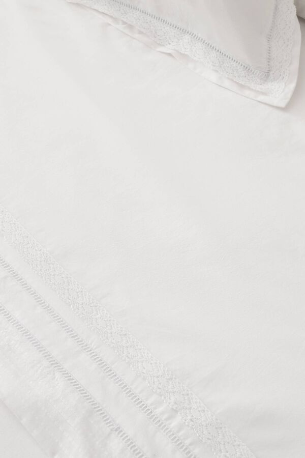 Textura Len&ccedil;ol com detalhes de lingerie branco