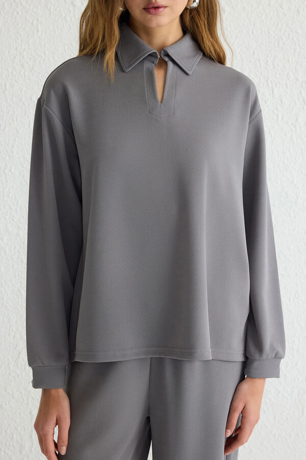 Trendyol Conjunto top y pantal&oacute;n con cuello polo gris&nbsp;&nbsp; gris