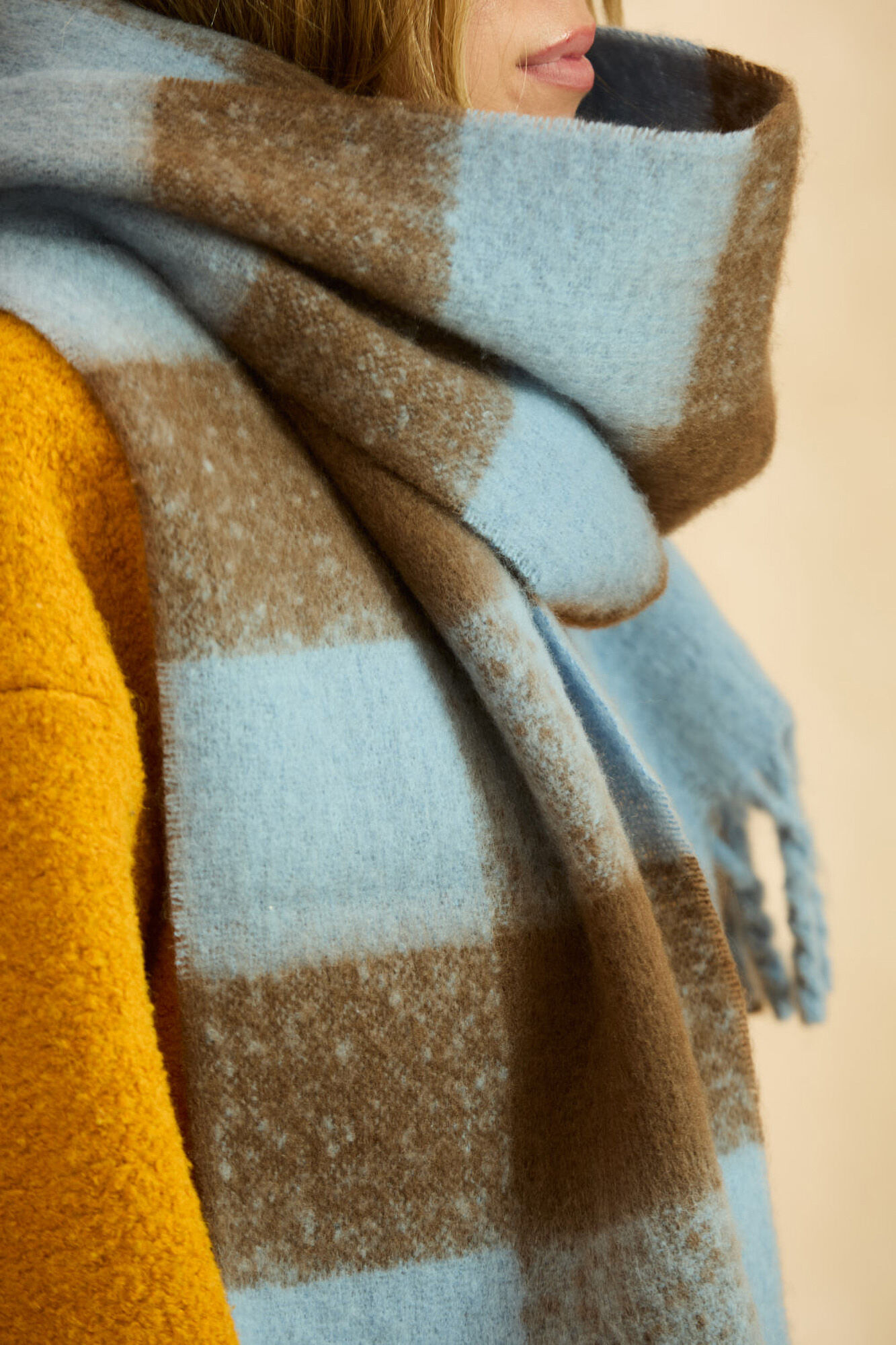 Calma House Oslo braun karierter Schal