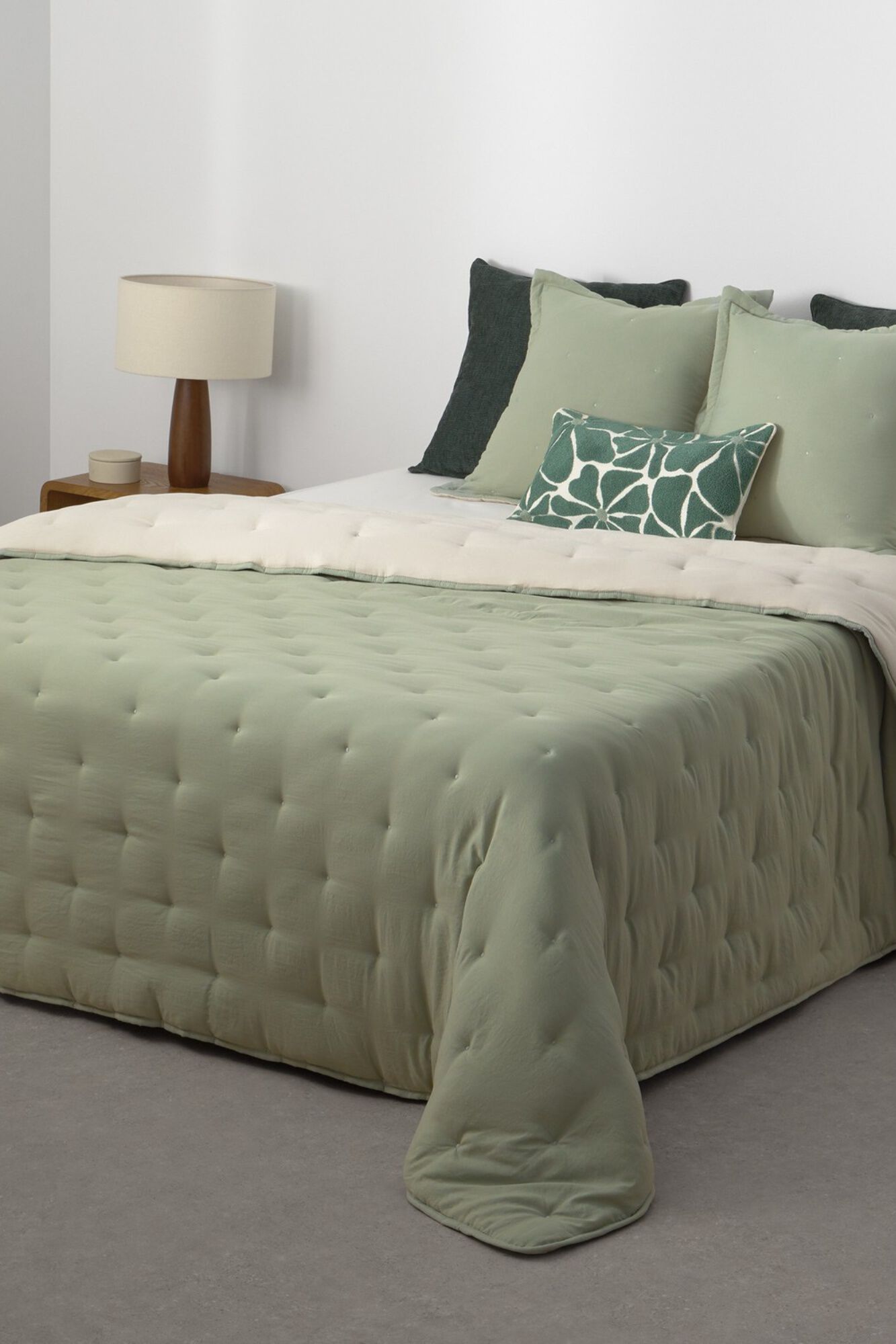 Textura Reversible embroidered polka-dot duvet